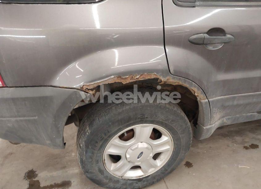 Photo 12 of 2004 Ford Escape XLT (VIN 1FMYU93174KA69760)