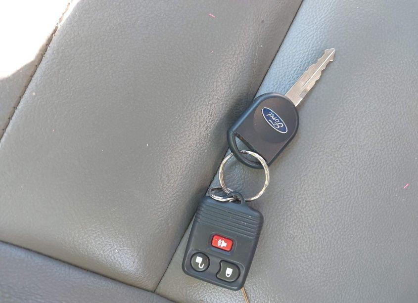 Photo 11 of 2005 Ford Escape XLT (VIN 1FMYU93175KA14808)