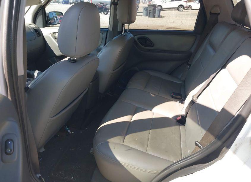 Photo 8 of 2005 Ford Escape XLT (VIN 1FMYU93175KA14808)