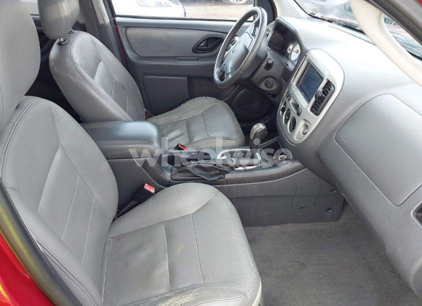 Photo 5 of 2005 Ford Escape XLT (VIN 1FMYU93175KD62432)
