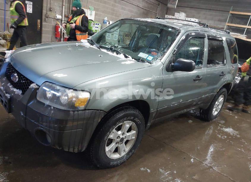 Photo 2 of 2006 Ford Escape (VIN 1FMYU93176KD26077)
