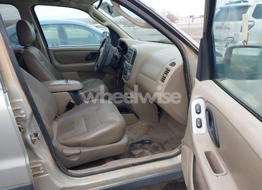 Photo 5 of 2003 Ford Escape XLT (VIN 1FMYU93183KB80977)