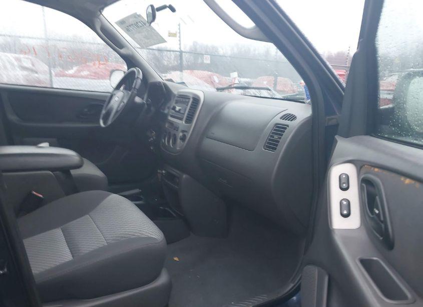 Photo 5 of 2004 Ford Escape XLT (VIN 1FMYU93184DA08714)