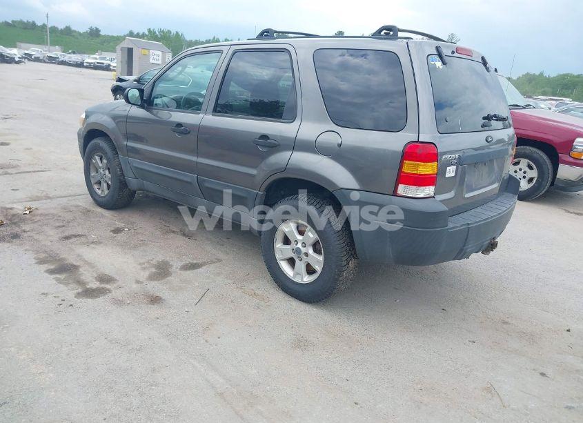 Photo 3 of 2005 Ford Escape XLT (VIN 1FMYU93185DA12392)