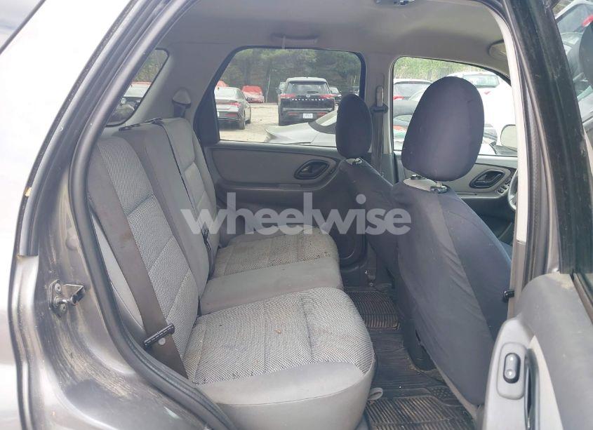 Photo 8 of 2005 Ford Escape XLT (VIN 1FMYU93185DA12392)