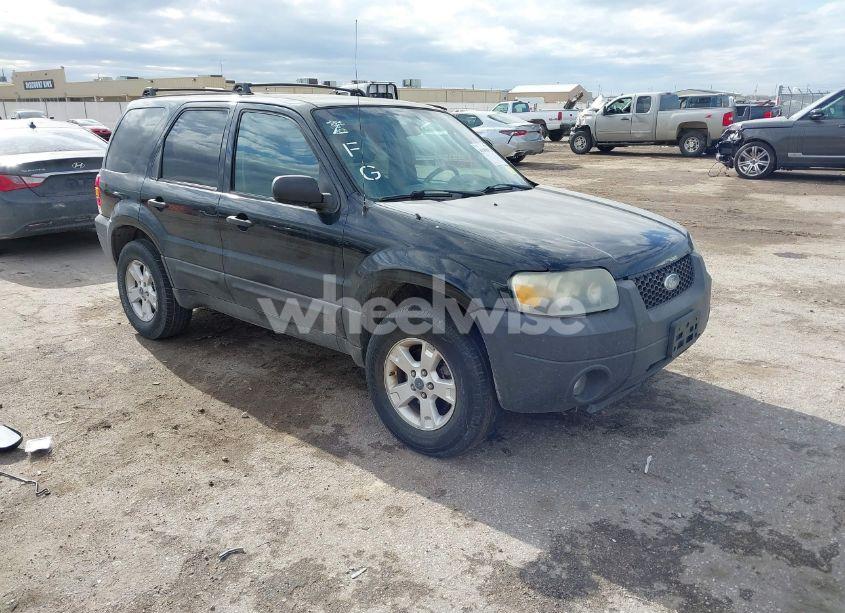2005 Ford Escape XLT (VIN 1FMYU93185KB05313) main photo
