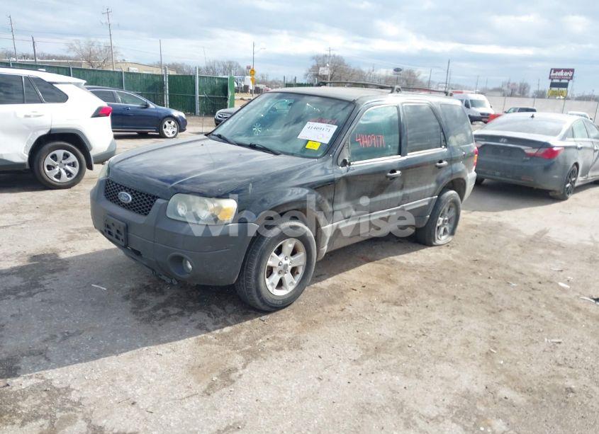 Photo 2 of 2005 Ford Escape XLT (VIN 1FMYU93185KB05313)