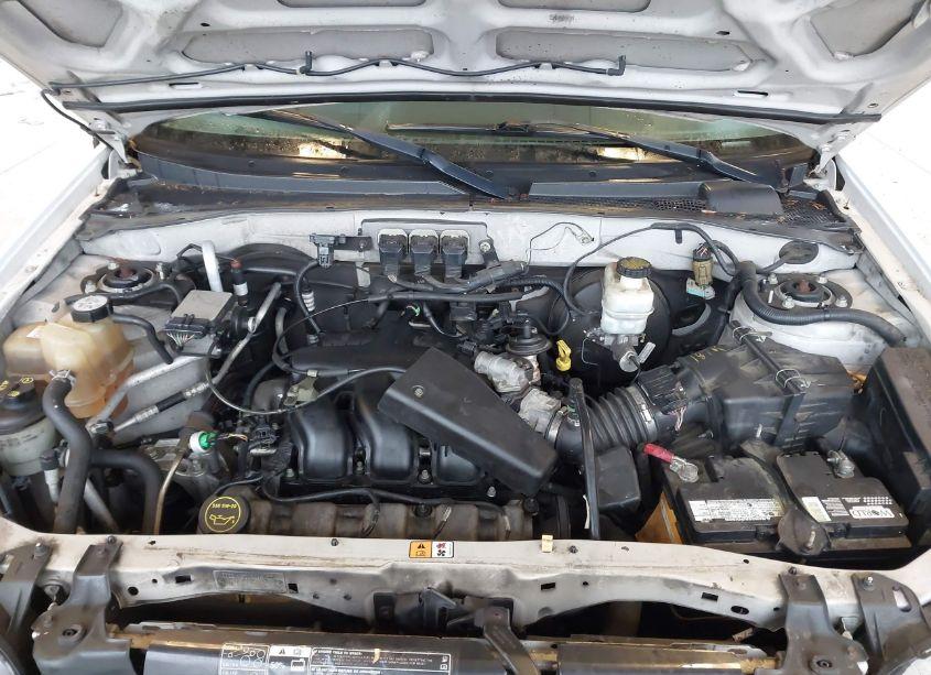 Photo 10 of 2005 Ford Escape XLT (VIN 1FMYU93185KD98677)