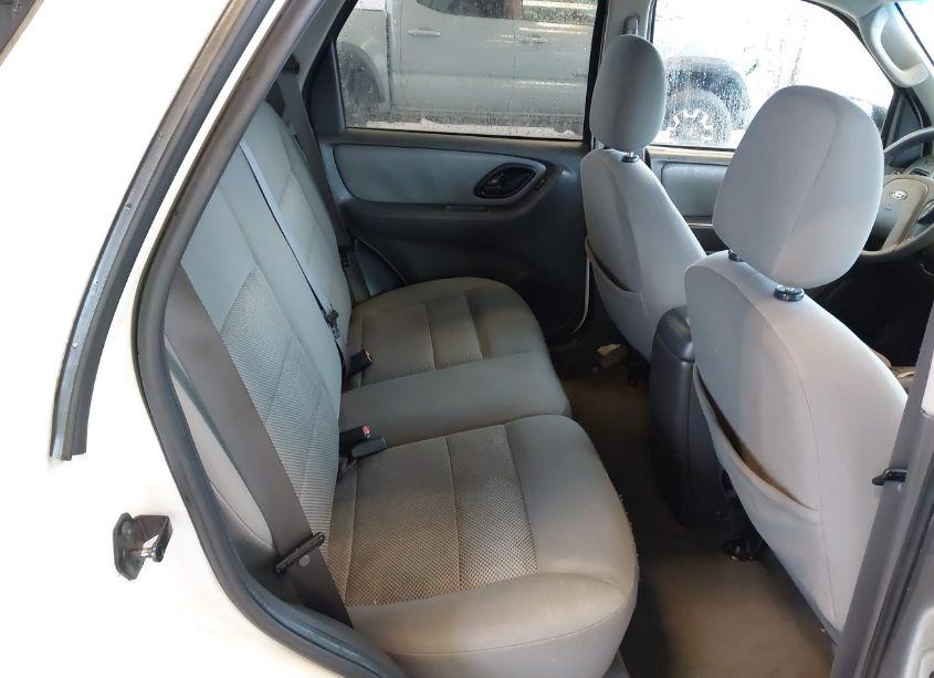 Photo 8 of 2005 Ford Escape XLT (VIN 1FMYU93185KD98677)