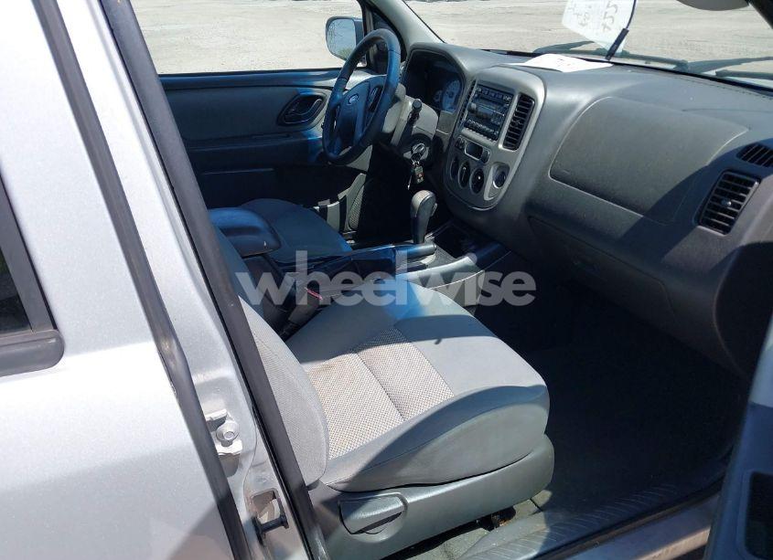 Photo 5 of 2007 Ford Escape XLT/XLT SPORT (VIN 1FMYU93187KA96812)