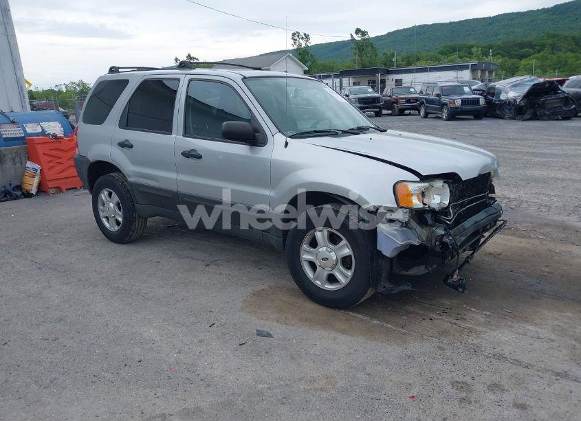 2003 Ford Escape XLT (VIN 1FMYU93193KC76018) main photo