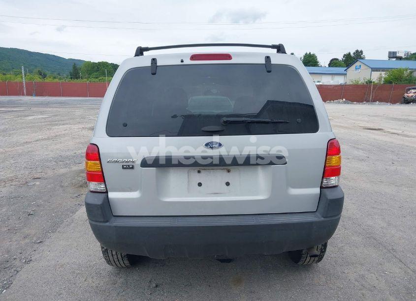 Photo 16 of 2003 Ford Escape XLT (VIN 1FMYU93193KC76018)