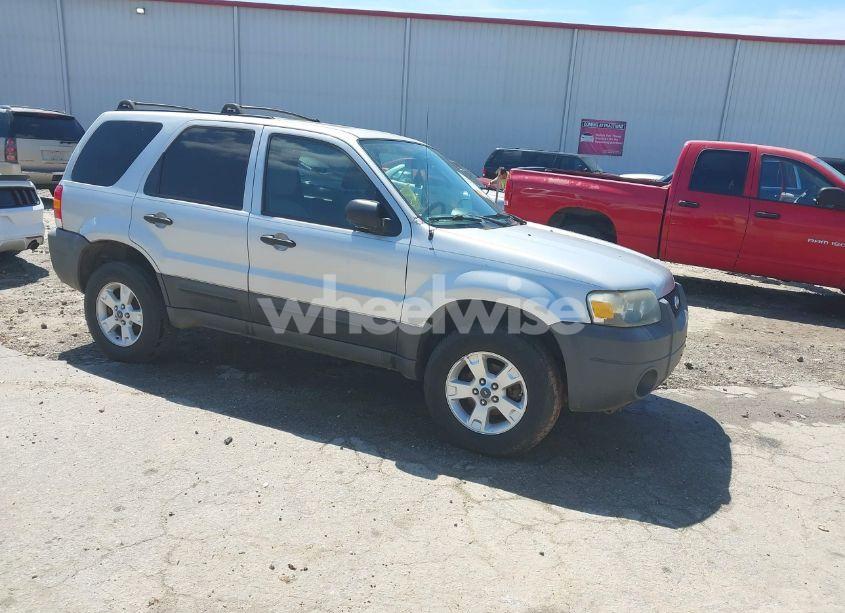 2005 Ford Escape XLT (VIN 1FMYU93195DA10571) main photo