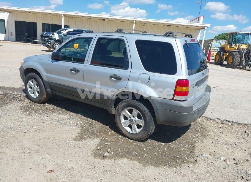 Photo 3 of 2005 Ford Escape XLT (VIN 1FMYU93195DA10571)