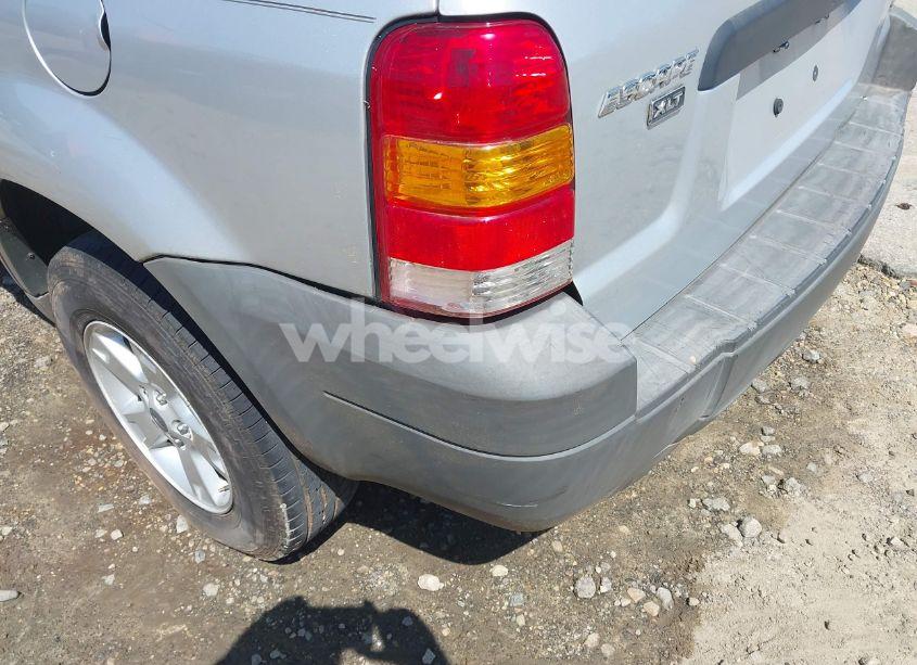 Photo 6 of 2005 Ford Escape XLT (VIN 1FMYU93195DA10571)