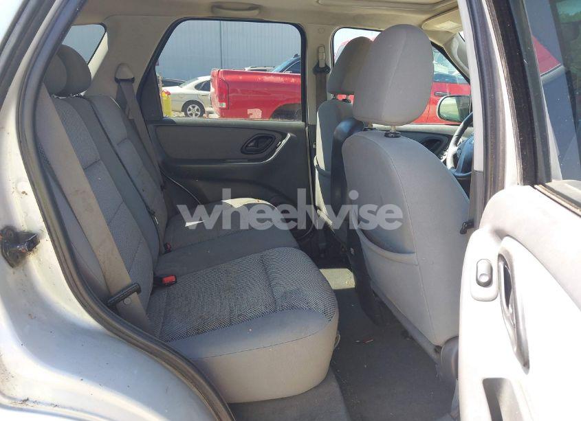 Photo 8 of 2005 Ford Escape XLT (VIN 1FMYU93195DA10571)