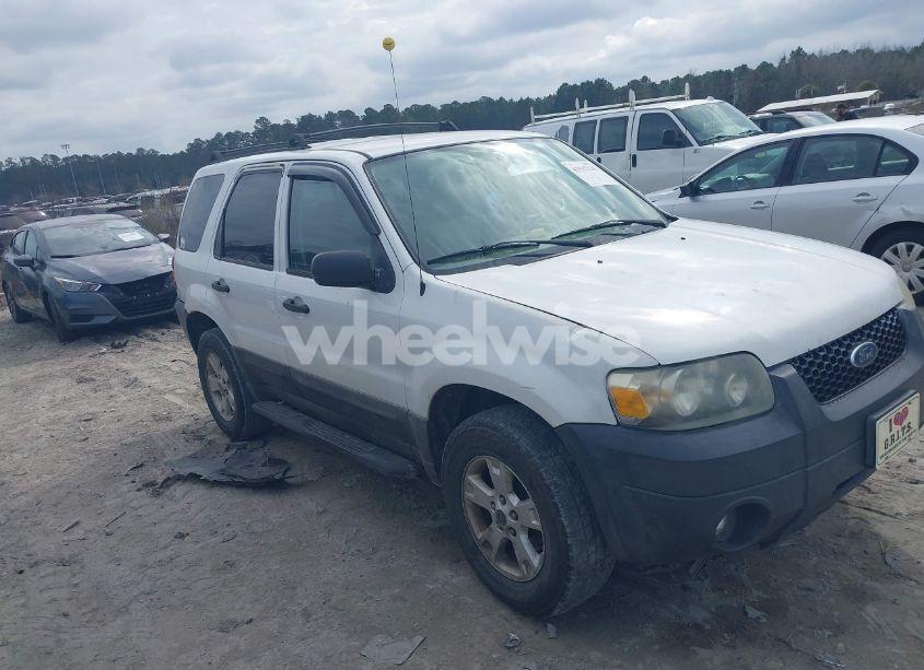 2005 Ford Escape XLT (VIN 1FMYU93195KC70402) main photo