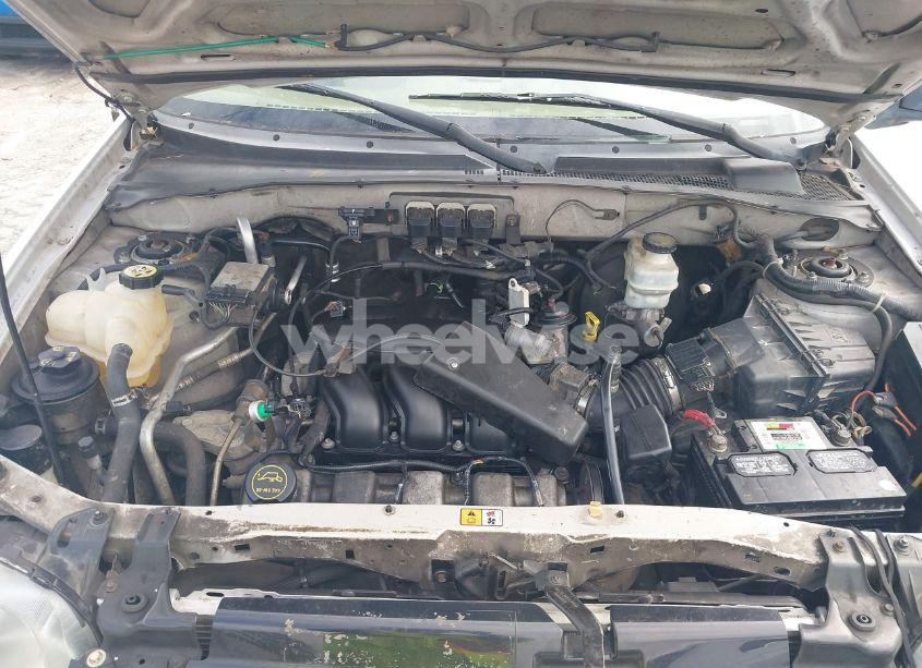 Photo 10 of 2005 Ford Escape XLT (VIN 1FMYU93195KC70402)