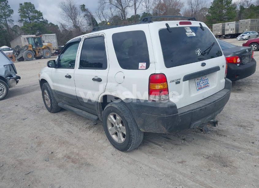 Photo 3 of 2005 Ford Escape XLT (VIN 1FMYU93195KC70402)