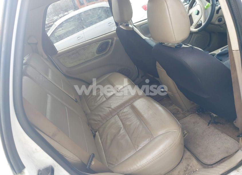 Photo 8 of 2005 Ford Escape XLT (VIN 1FMYU93195KC70402)