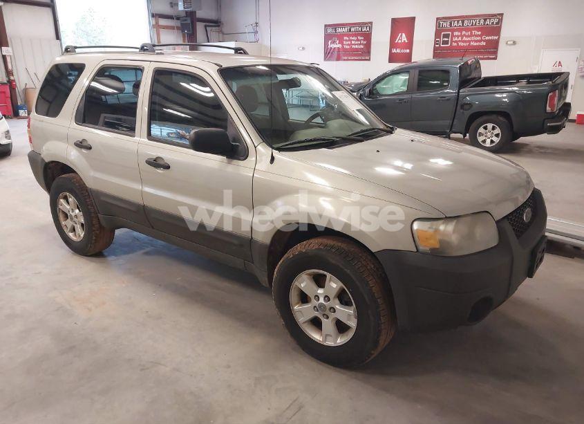 2005 Ford Escape XLT (VIN 1FMYU93195KC96160) main photo