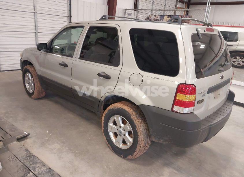 Photo 3 of 2005 Ford Escape XLT (VIN 1FMYU93195KC96160)