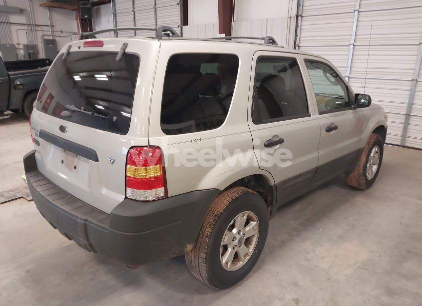 Photo 4 of 2005 Ford Escape XLT (VIN 1FMYU93195KC96160)