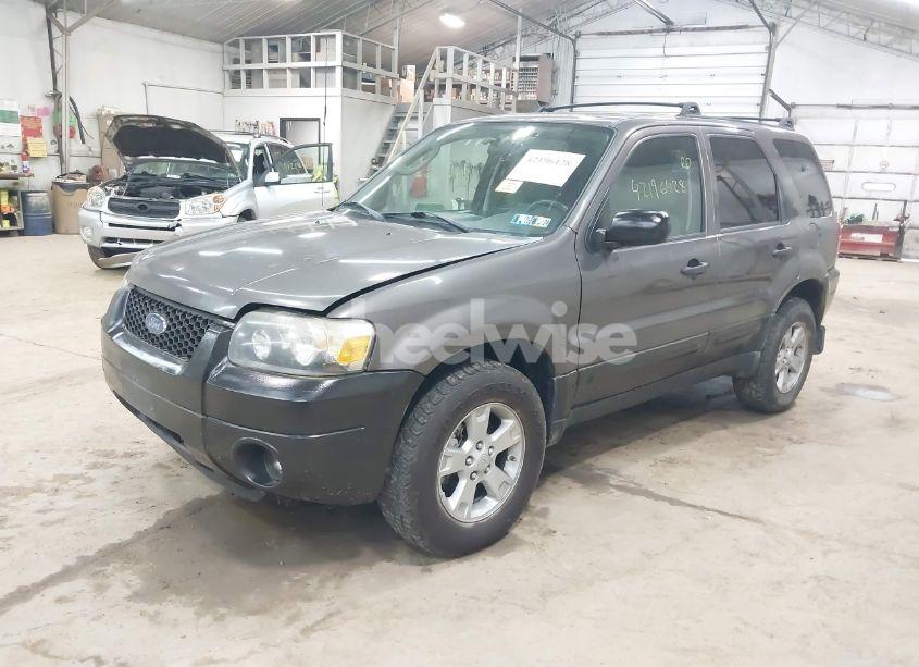 Photo 2 of 2006 Ford Escape XLT/XLT SPORT (VIN 1FMYU93196KC43833)