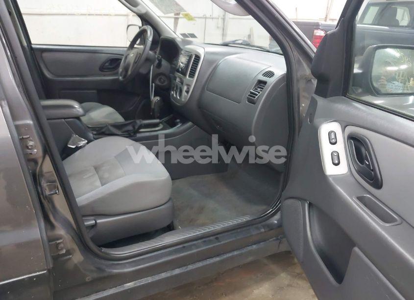 Photo 5 of 2006 Ford Escape XLT/XLT SPORT (VIN 1FMYU93196KC43833)