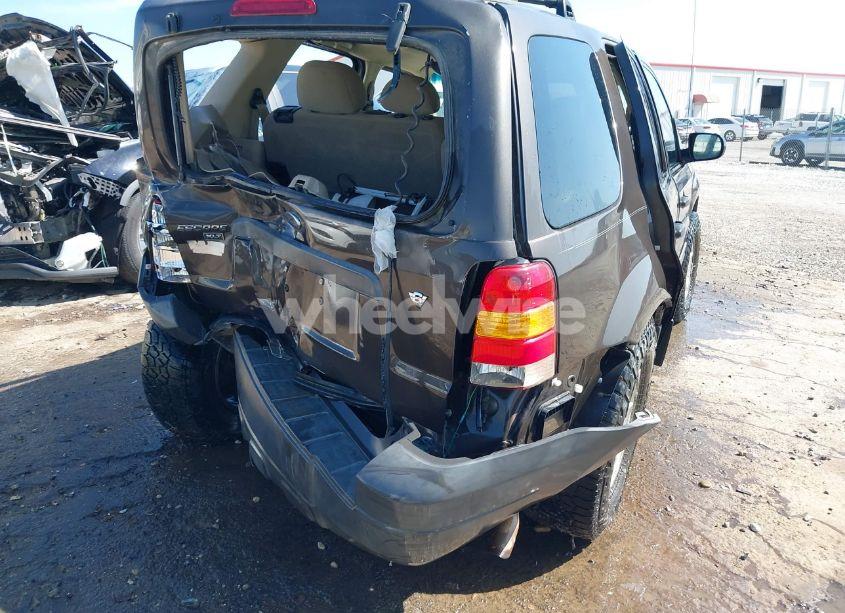 Photo 4 of 2007 Ford Escape XLT/XLT SPORT (VIN 1FMYU93197KB68777)