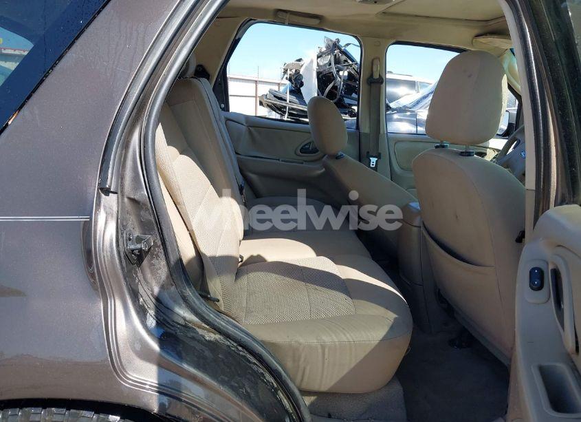 Photo 8 of 2007 Ford Escape XLT/XLT SPORT (VIN 1FMYU93197KB68777)