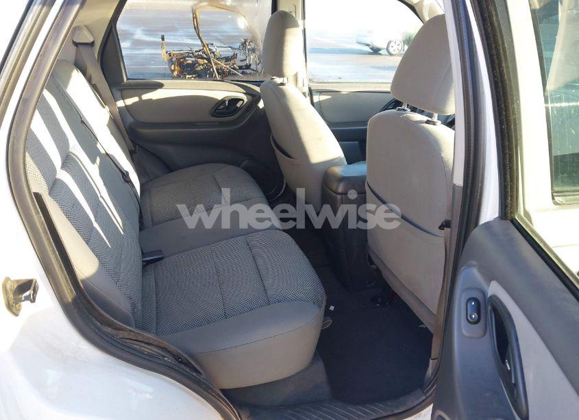 Photo 8 of 2005 Ford Escape XLT (VIN 1FMYU931X5KA84738)