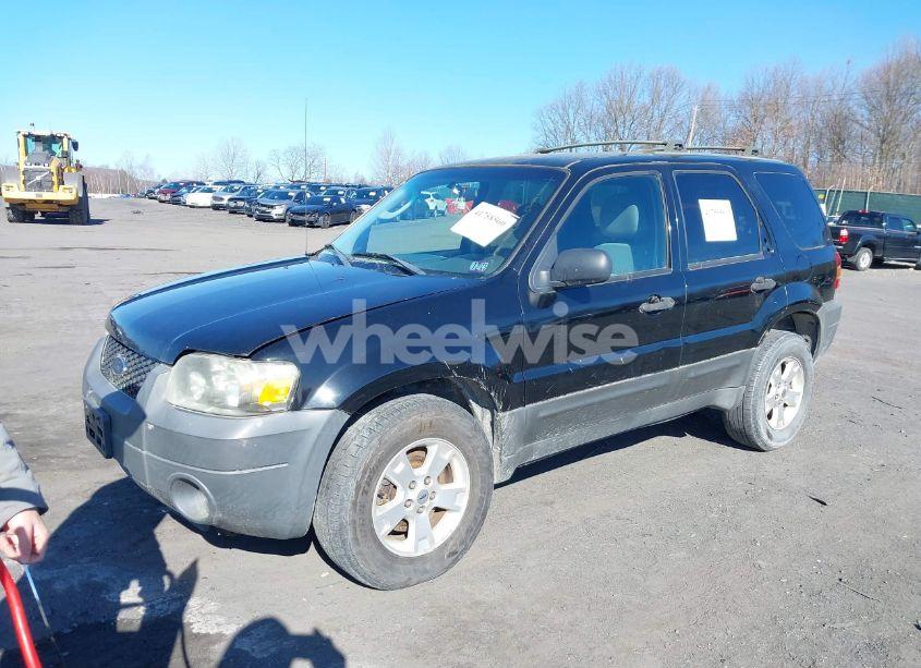 Photo 2 of 2005 Ford Escape XLT (VIN 1FMYU931X5KB23022)