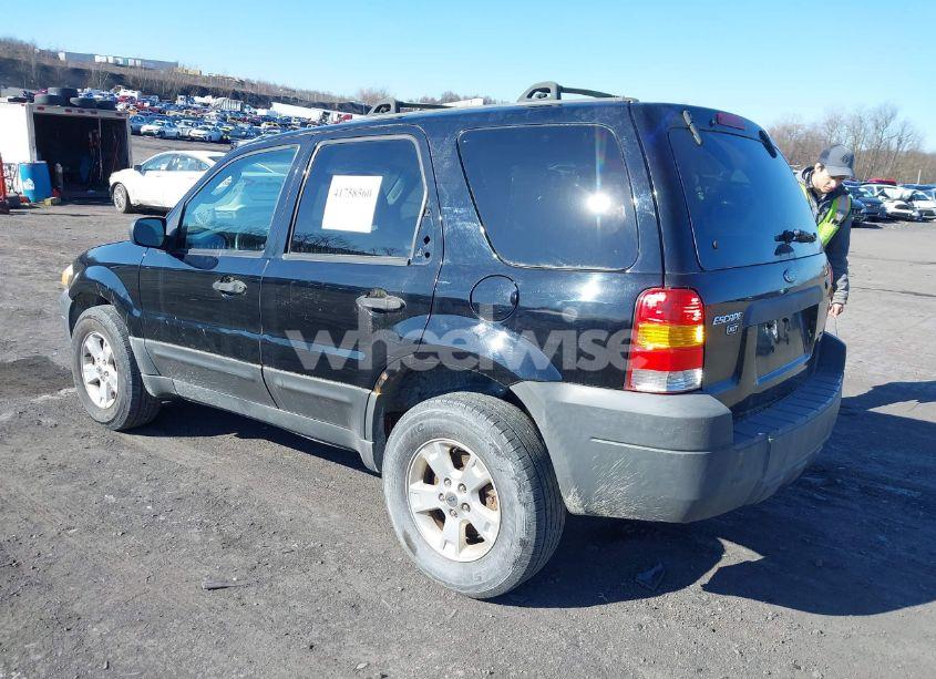 Photo 3 of 2005 Ford Escape XLT (VIN 1FMYU931X5KB23022)