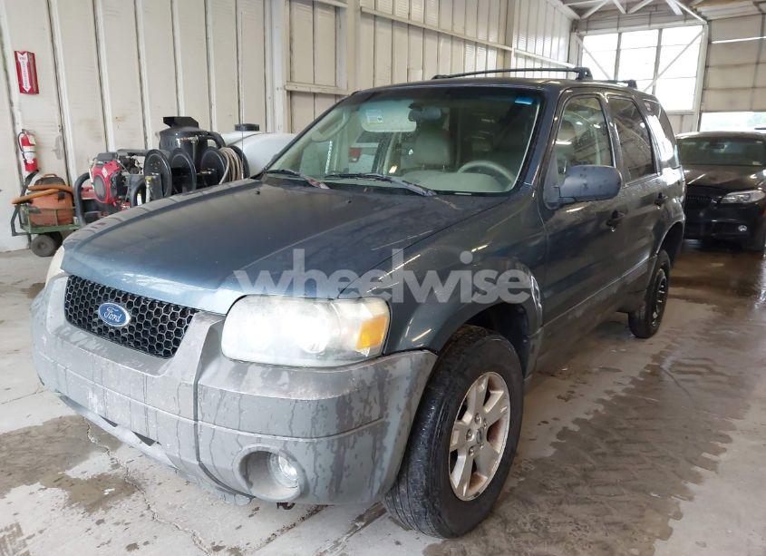Photo 2 of 2005 Ford Escape XLT (VIN 1FMYU931X5KD73487)