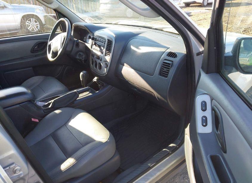 Photo 5 of 2007 Ford Escape XLT/XLT SPORT (VIN 1FMYU931X7KC09093)