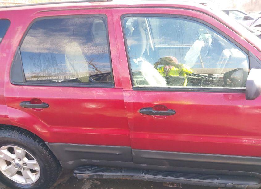 Photo 13 of 2005 Ford Escape XLT (VIN 1FMYU93Z05KB93859)