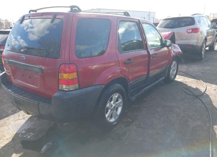 Photo 4 of 2005 Ford Escape XLT (VIN 1FMYU93Z05KB93859)