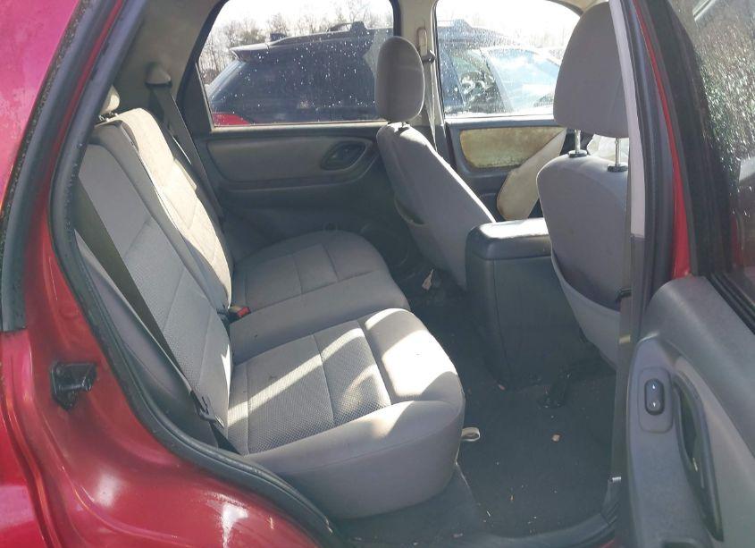 Photo 8 of 2005 Ford Escape XLT (VIN 1FMYU93Z05KB93859)