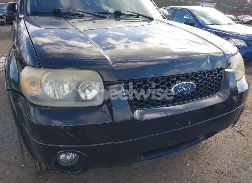 Photo 13 of 2005 Ford Escape LIMITED (VIN 1FMYU94105KA52430)