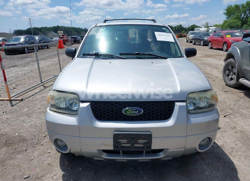 Photo 6 of 2005 Ford Escape LIMITED (VIN 1FMYU94105KB67187)