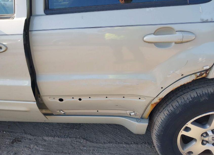 Photo 12 of 2005 Ford Escape LIMITED (VIN 1FMYU94105KC27730)