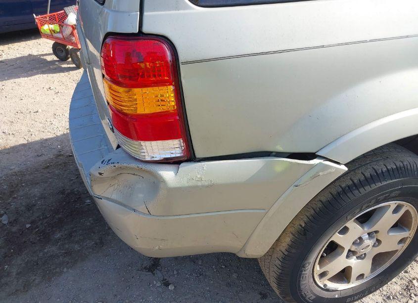 Photo 6 of 2005 Ford Escape LIMITED (VIN 1FMYU94105KC27730)