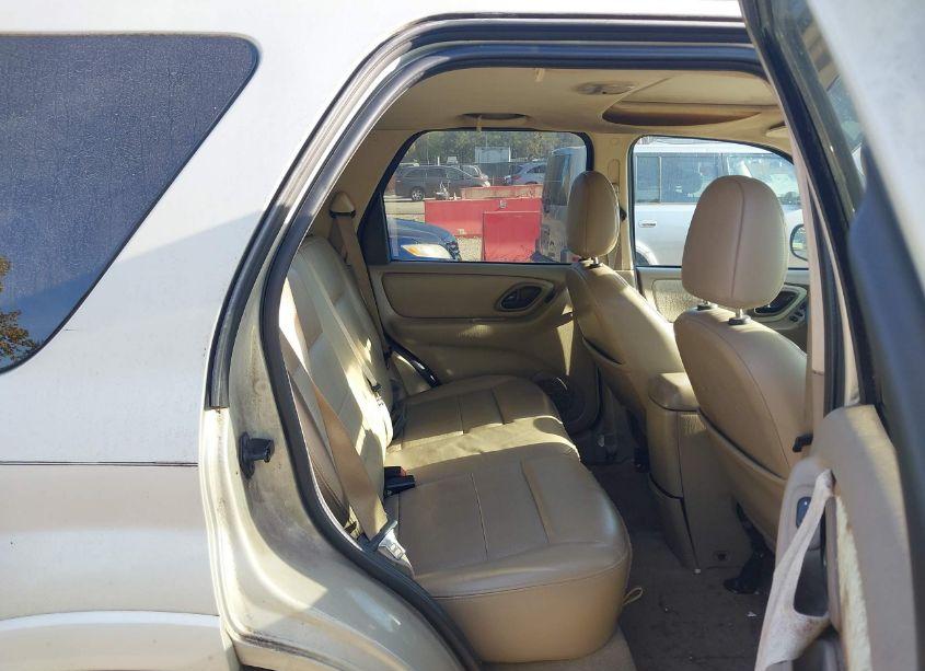 Photo 8 of 2005 Ford Escape LIMITED (VIN 1FMYU94105KC27730)