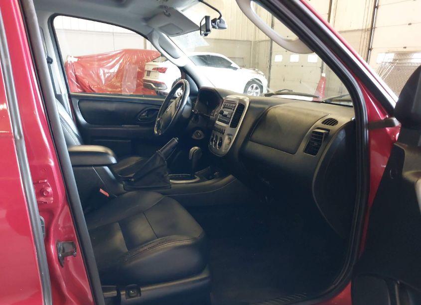 Photo 5 of 2007 Ford Escape LIMITED (VIN 1FMYU94127KA43943)