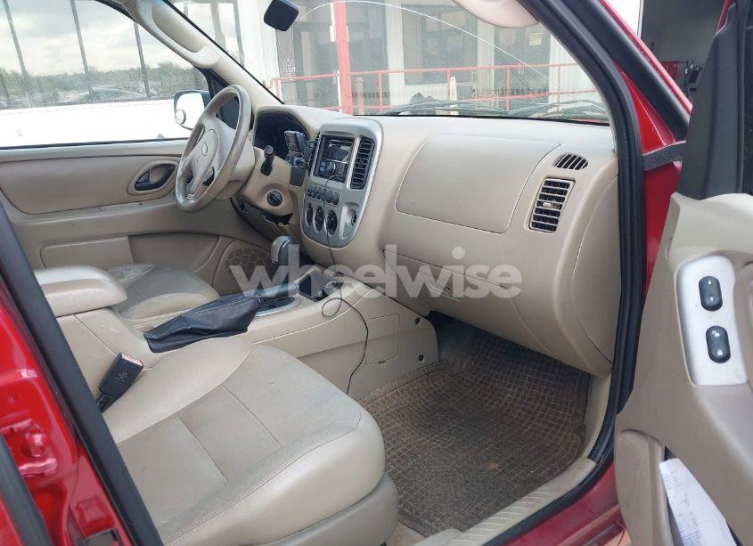 Photo 5 of 2007 Ford Escape LIMITED (VIN 1FMYU94127KB58591)