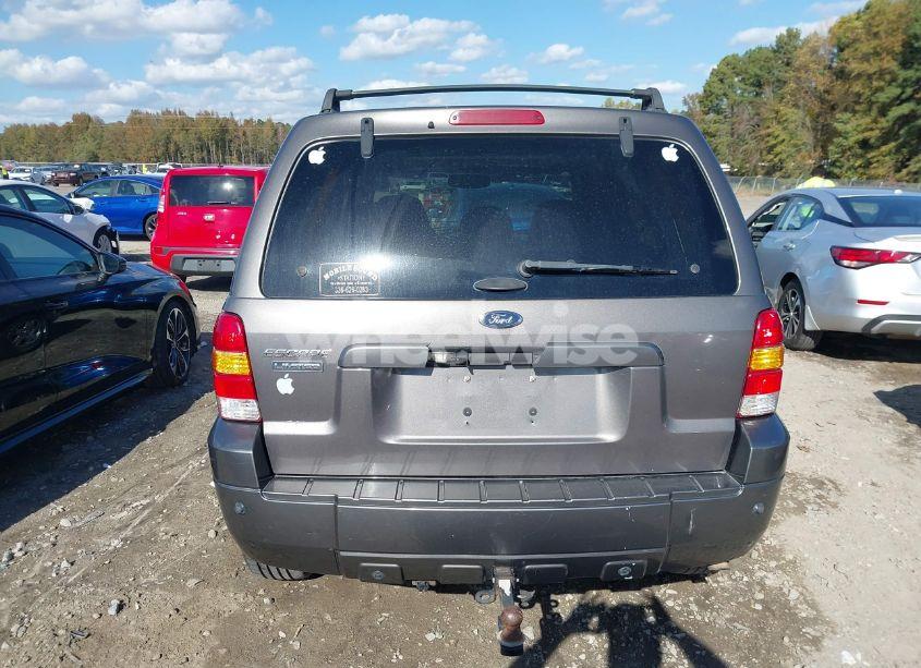 Photo 16 of 2005 Ford Escape LIMITED (VIN 1FMYU94135KA02718)