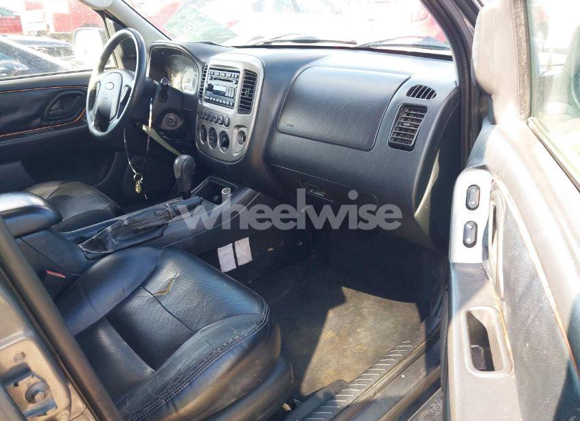 Photo 5 of 2005 Ford Escape LIMITED (VIN 1FMYU94135KA02718)