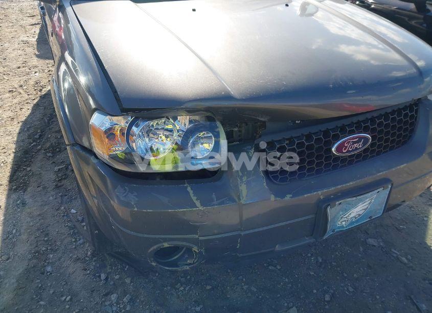 Photo 6 of 2005 Ford Escape LIMITED (VIN 1FMYU94135KA02718)