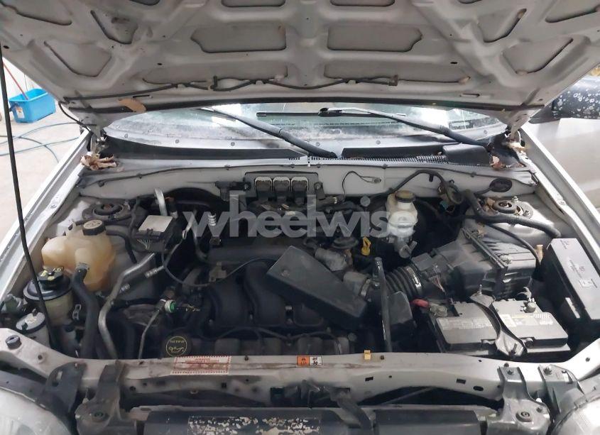 Photo 10 of 2005 Ford Escape LIMITED (VIN 1FMYU94145KC45082)